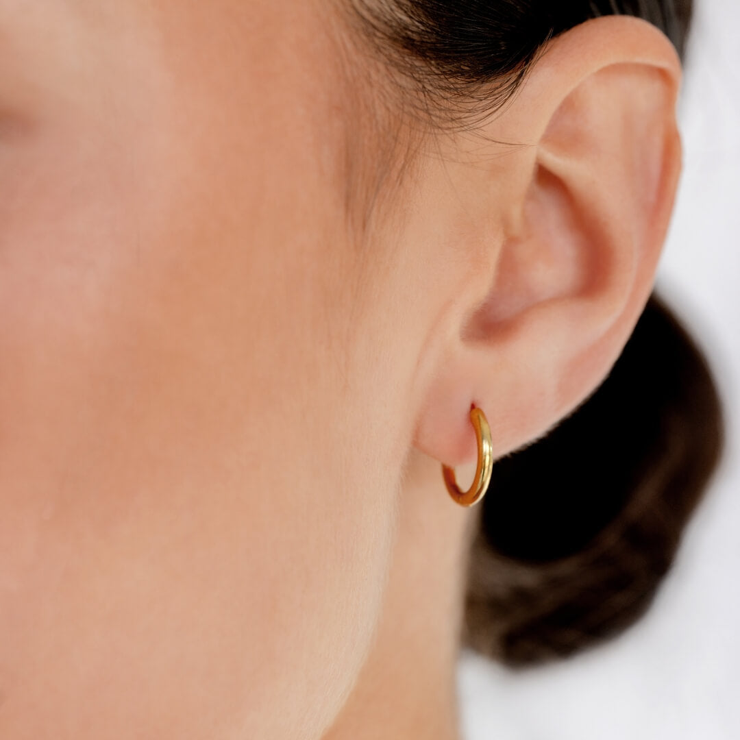Maya Huggie Earrings - Gold