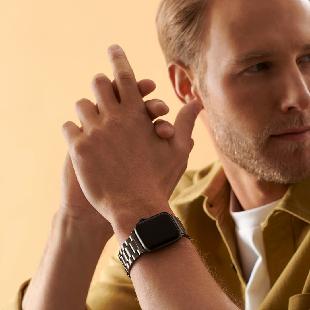 Classic Stainless Steel Apple Watch Band Graphite