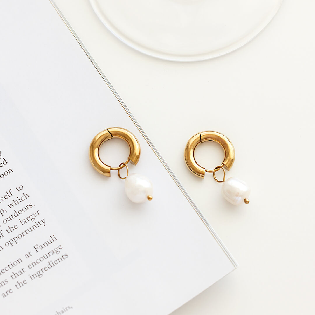 Phoebe Pearl Huggie Earrings - Gold